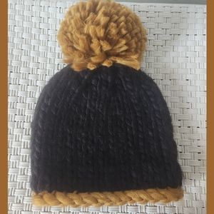 Free People NWOT Black Tan Cozy Up Pompom Winter Beanie